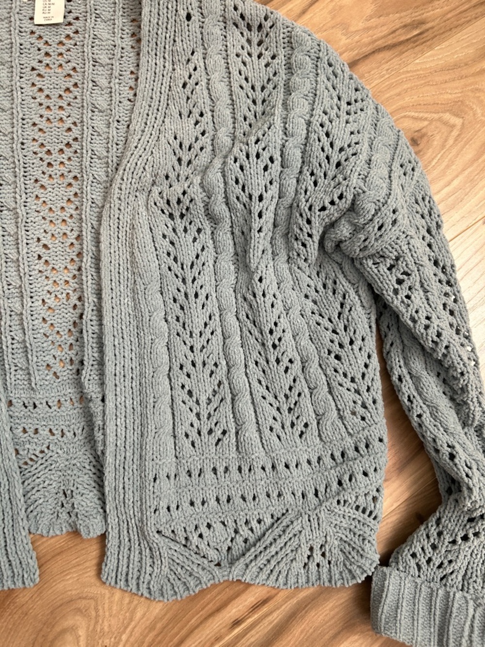 Open-Knit Cropped Cardigan - Picture 3 of 4